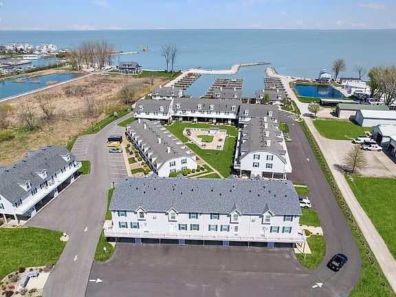 3rd image of 31 N Schooner Point Dr