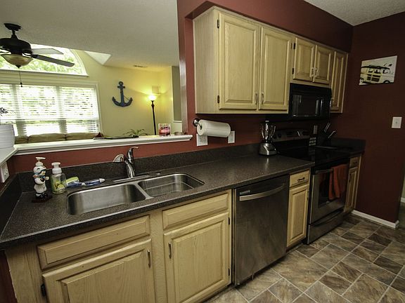 5th image of 247 Sanlin Dr