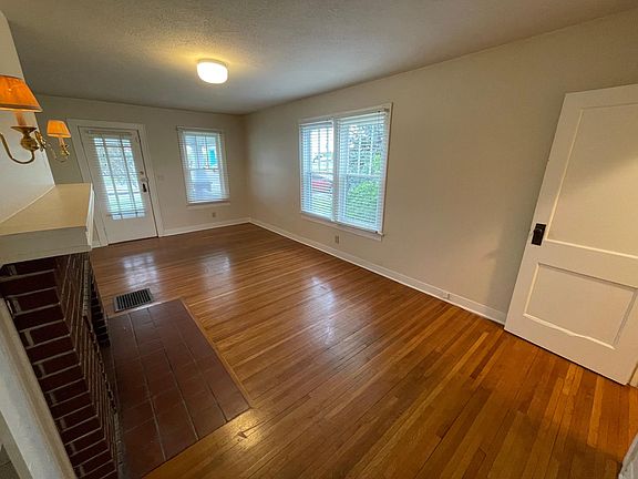 3rd image of 5725 Cleveland Ave
