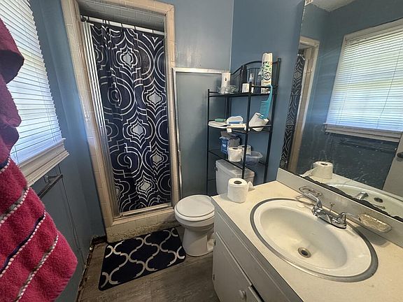 5th image of 3305 Dena Dr