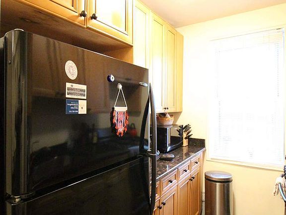 3rd image of 350 E 30th St APT 2W