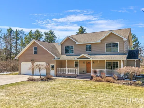 350 Evergreen Ct, Kingsford, MI 49802