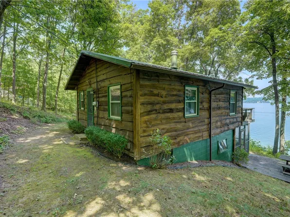 6125 Beechtree Dr S, Naples, NY 14512