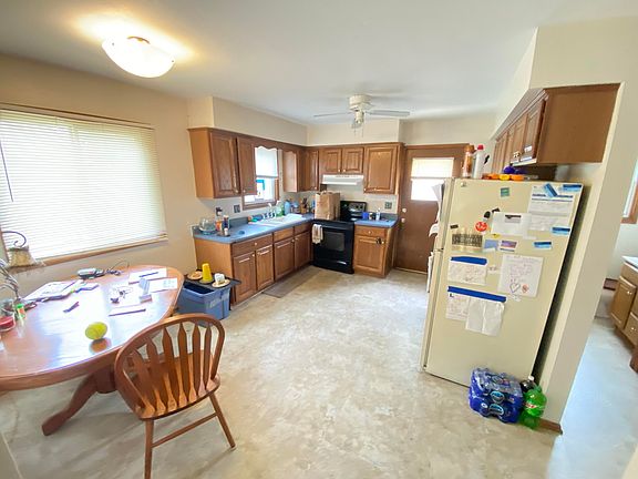 3rd image of 607 Gascoigne Dr #609