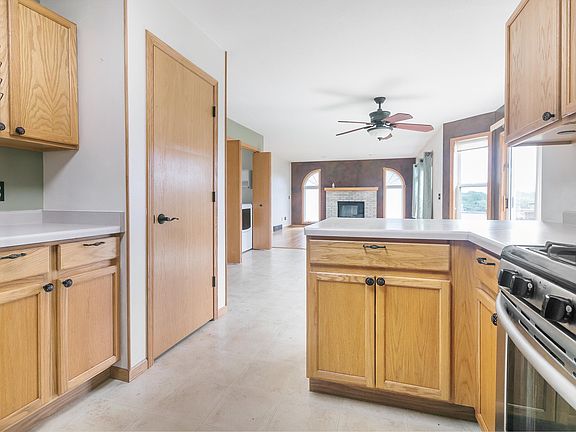 3rd image of 2427 Greenwood Dr