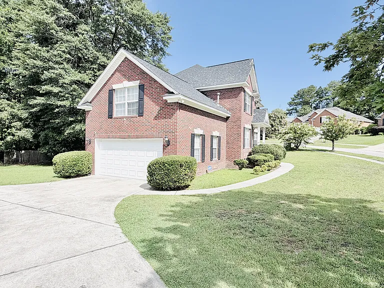 207 Ashley Place Rd — Photo 3