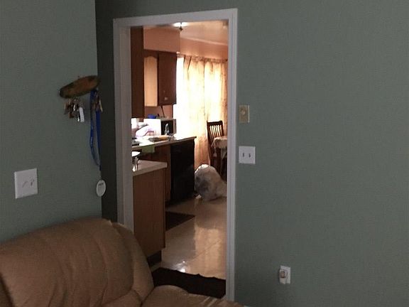 3rd image of 68 Hoffman Ave