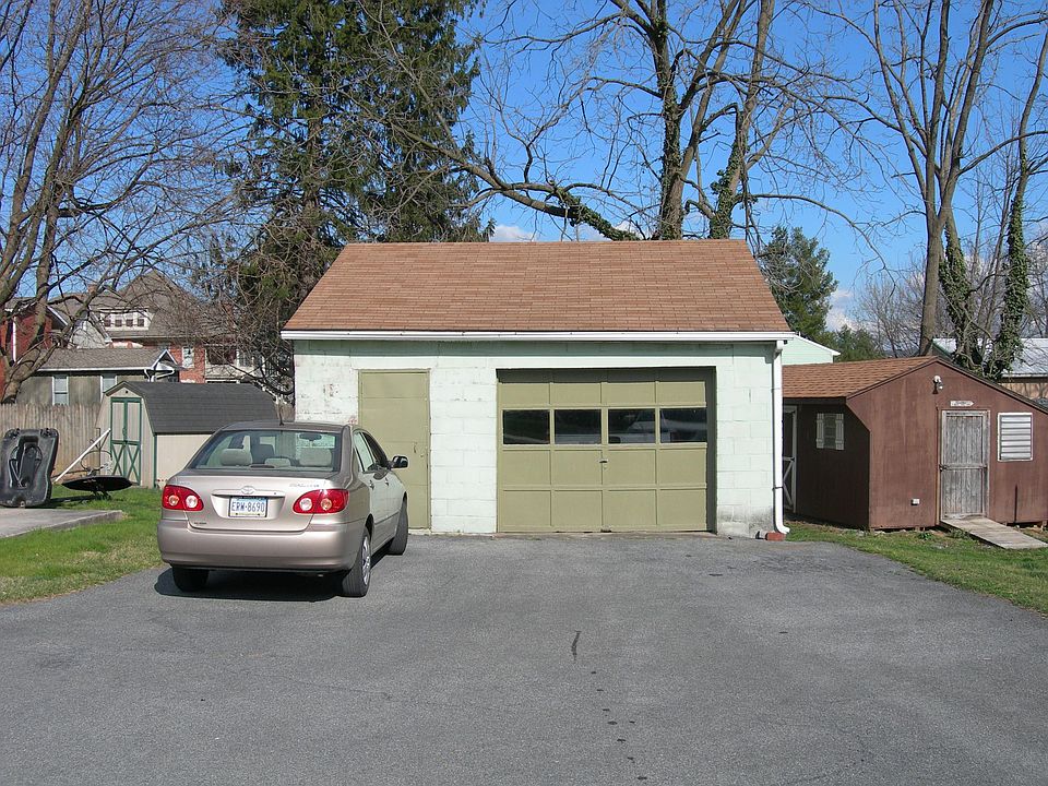 2nd image of 246 W Main St