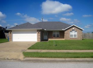 1900 SW Columbus Rd, Bentonville, AR 72713