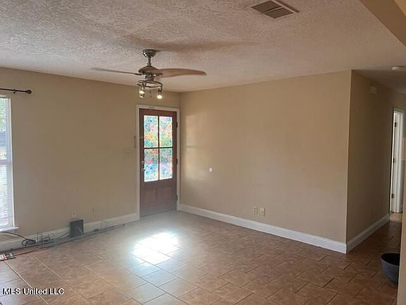 4th image of 12524 Ponce De Leon Dr
