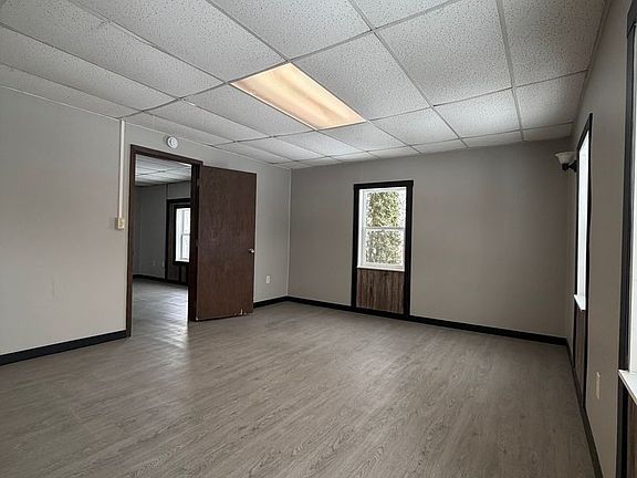 4th image of 506 W Columbia St #2