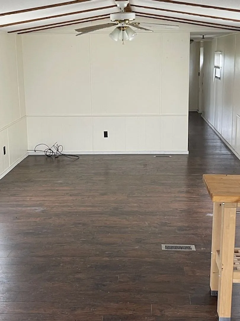 Lot 10 — Photo 1