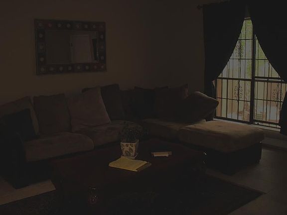 2nd image of 6636 Casa Loma NE