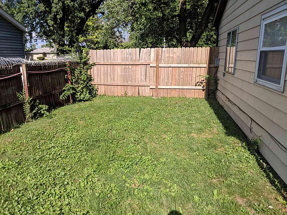 4th image of 3118 S Tibbs Ave