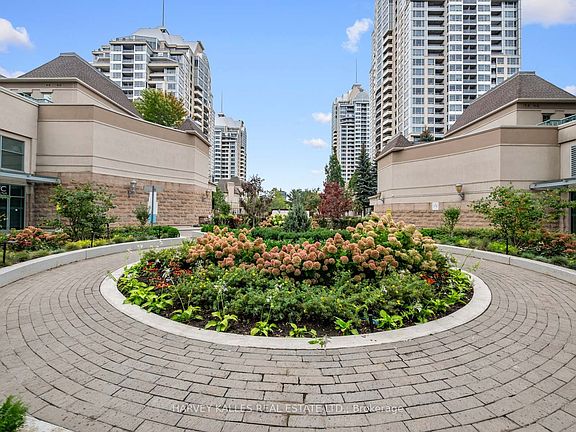 2nd image of 17 Barberry Pl #1814