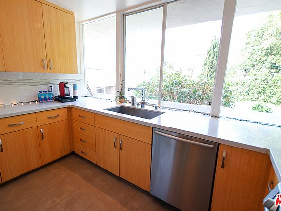 2nd image of 519 California Ave APT 203