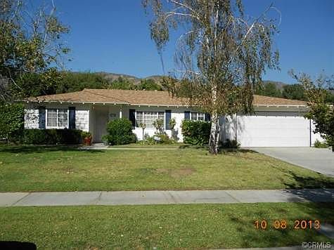2nd image of 714 Sequoia St