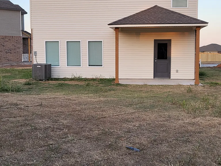 2215 W 31st Pl — Photo 26