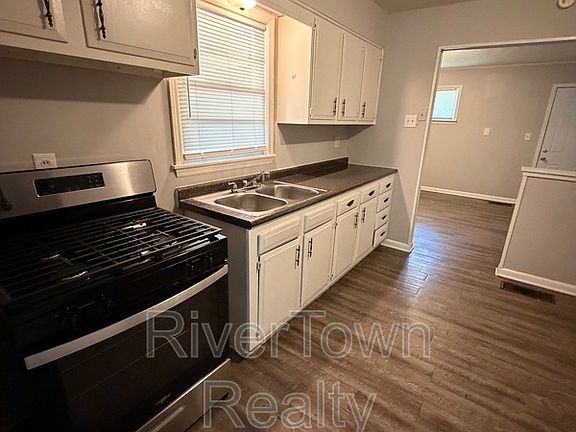 4th image of 3358 Parham St