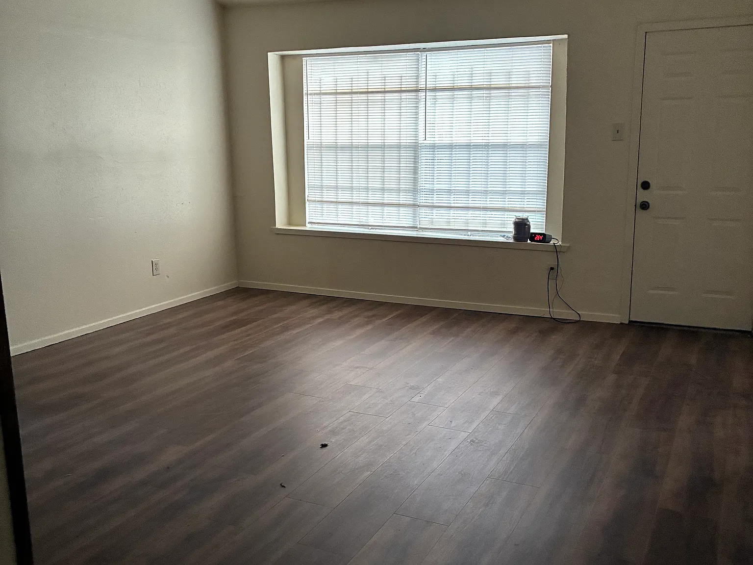 3 bed, 1250 sqft, $1,400 — Photo 2