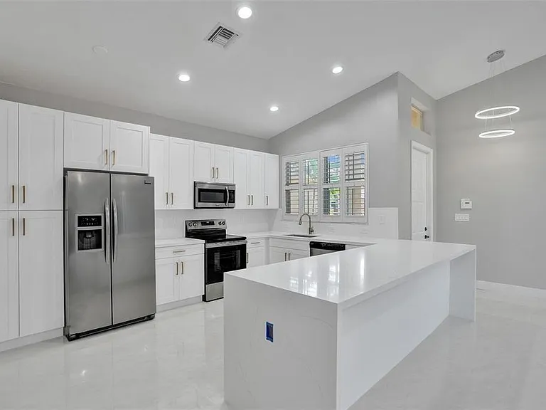 5885 NW 121st Ter — Photo 20