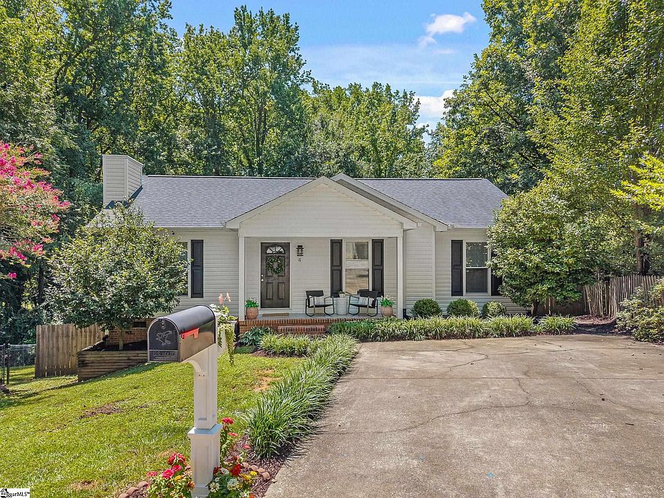 1st image of 4 Dearsley Ct