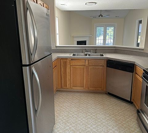 2nd image of 40 Providence Plantation Cir