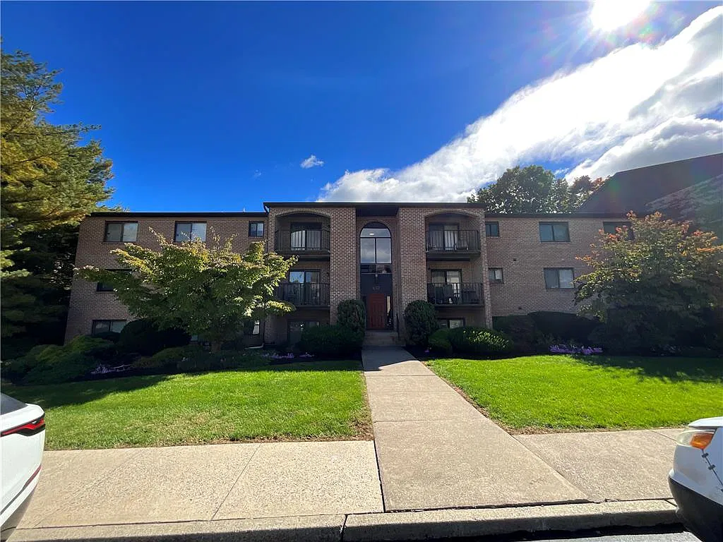 2 bed, 2.0 bath, 1250 sqft, $1,695 — Photo 1
