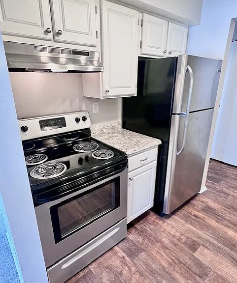 Harbour Club Apartments — Photo 30