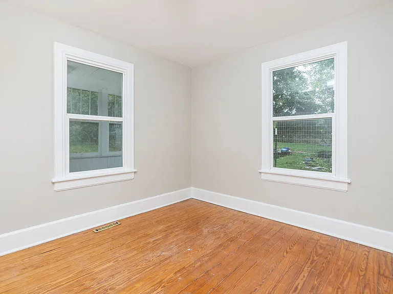 712 Middlebrook Ave — Photo 8