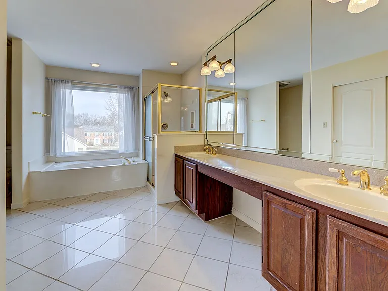 600 Arbor Glen Ct — Photo 19