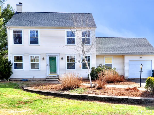 7 Glen Hollow, East Granby, CT 06026