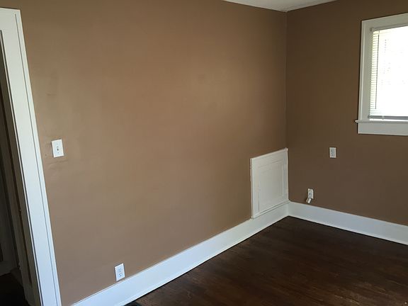 2nd image of 2212 Park Dr