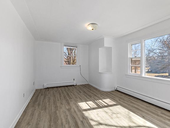 5th image of 1643 Aberdeen St NE