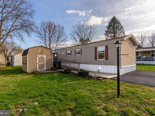 304 Raven Ct, Mechanicsburg, PA 17050