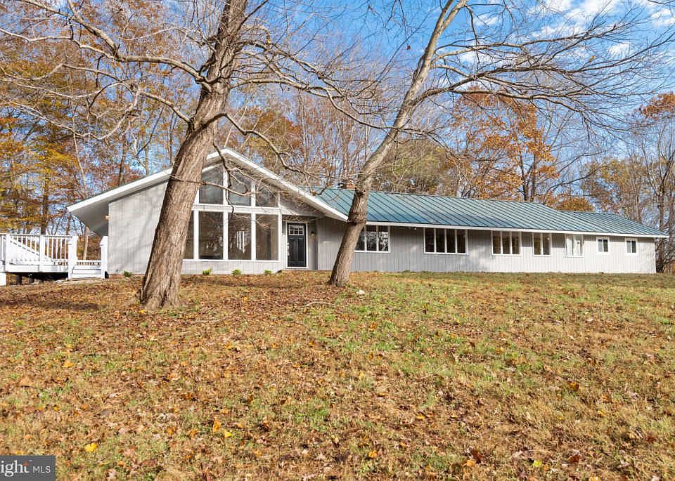 1st image of 21951 Wainway Ln
