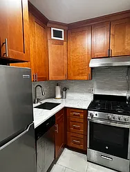 Rented by R New York