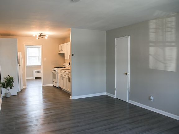 5th image of 6346 Lawndale Ave Floor 1