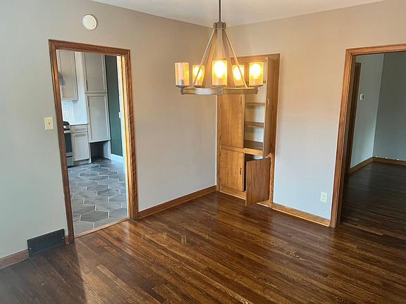 5th image of 2442 Northwest Blvd