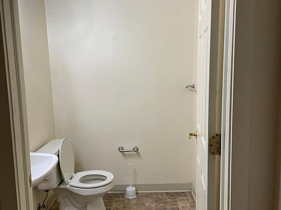 5th image of 131 E Water St #302