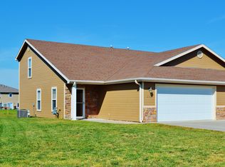 2714 Buttonwood Dr, Manhattan, KS 66502
