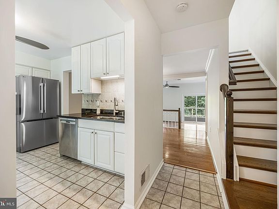 3rd image of 5703 Gladden Ct