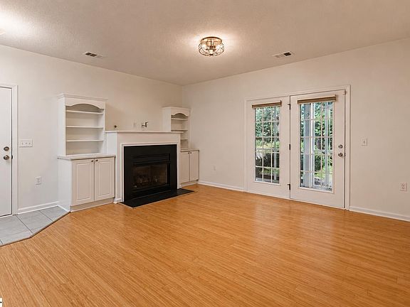 5th image of 203 McKenna Cir