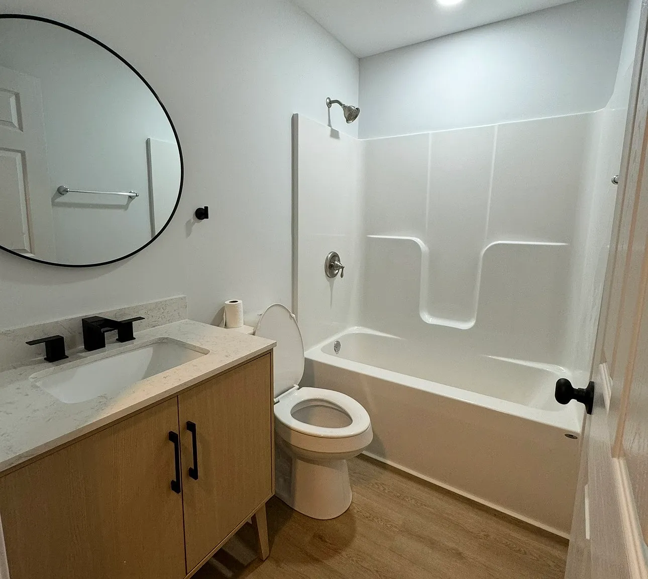 2 bed, 800 sqft, $1,300 — Photo 4