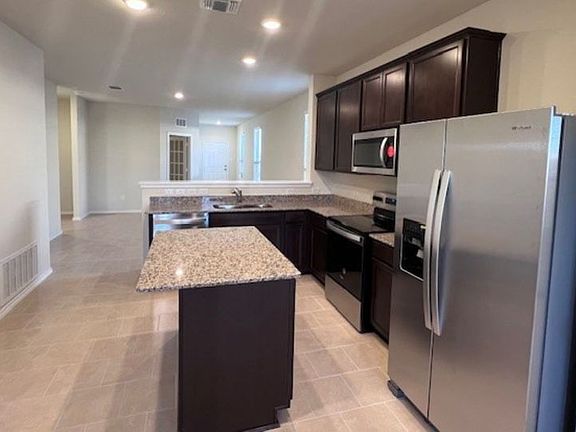 Eat-In Kitchen Island