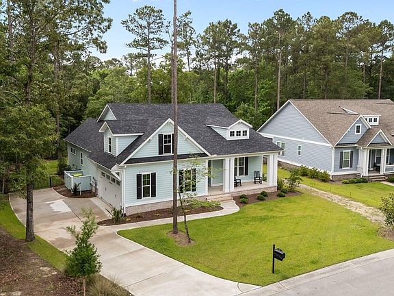 4th image of 633 Ashbury Drive SE
