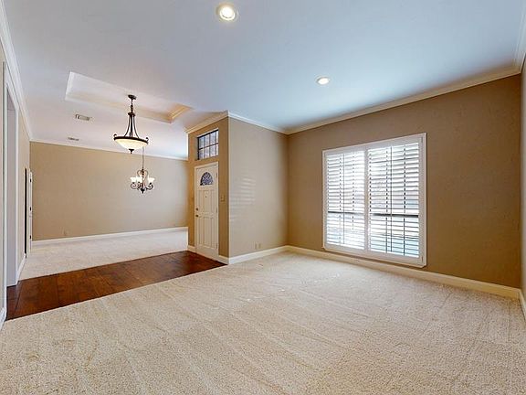 3rd image of 3400 Woodhaven Dr