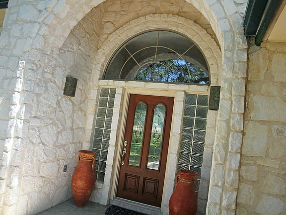 2nd image of 105 Meadowbrook Dr