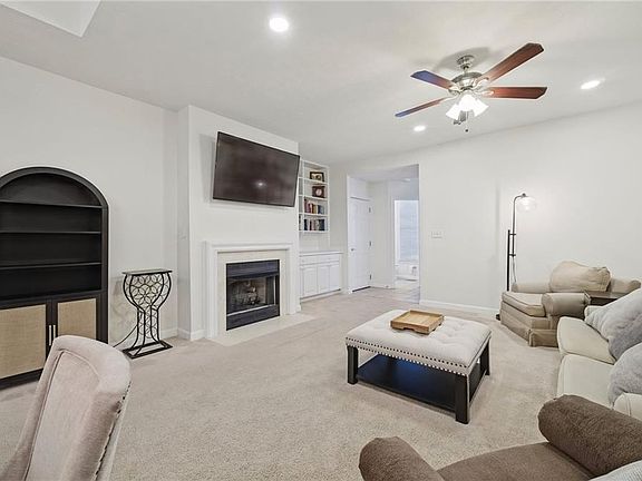 5th image of 236 Zelkova Rd