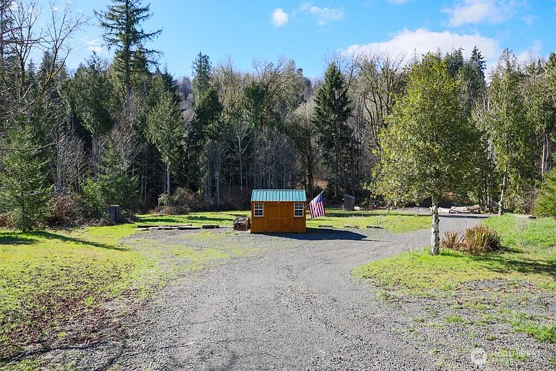 5th image of 26663 Big Valley Road NE